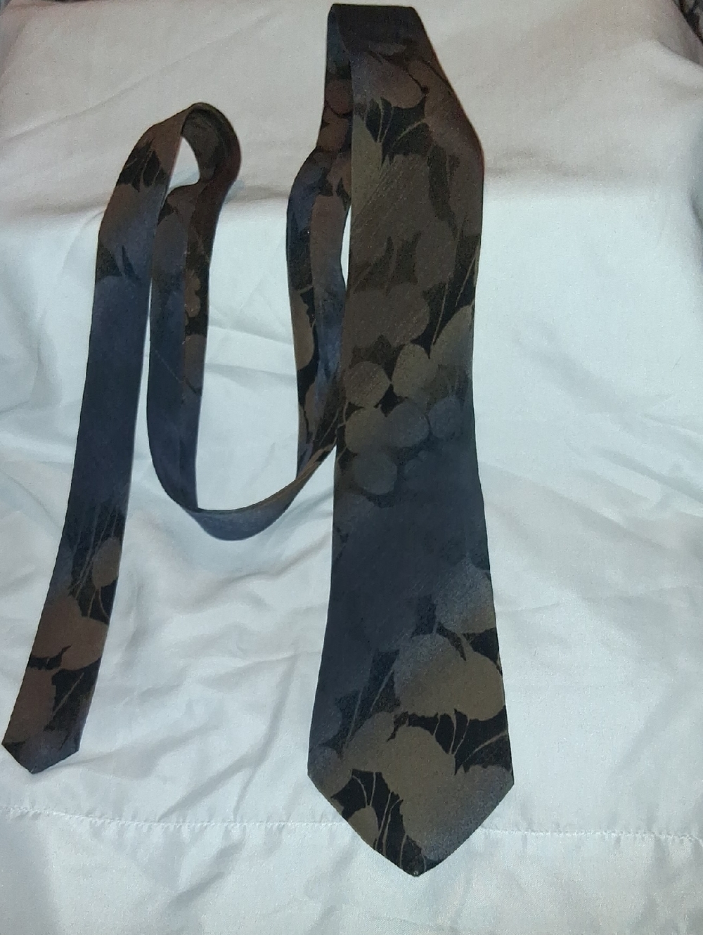 Bella Nova 100% Italian Silk Tie